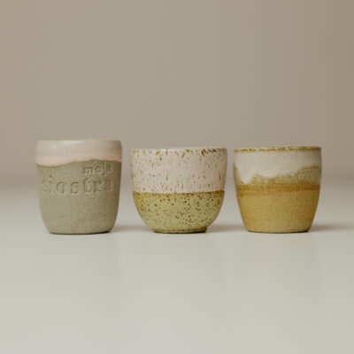trzy czarki ceramiczne z kolekcji 2023