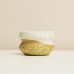 Czarka SYRENKA espresso, ceramiczna czarka do espresso z piegowatej gliny, szkliwiona na biało