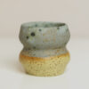 kubeczek Syrenka, ceramiczy kubeczek z piegowatej gliny, szkliwiony na gołębio w czarno-turkusowe odmianki