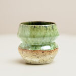kubeczek Syrenka, ceramiczy kubeczek z piegowatej gliny, szkliwiony na zielono