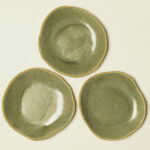 śniadaniowy talerz piegus, ceramiczny z piegowatej gliny szkliwiony na zielono