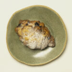 śniadaniowy talerz piegus, ceramiczny z piegowatej gliny szkliwiony na zielono